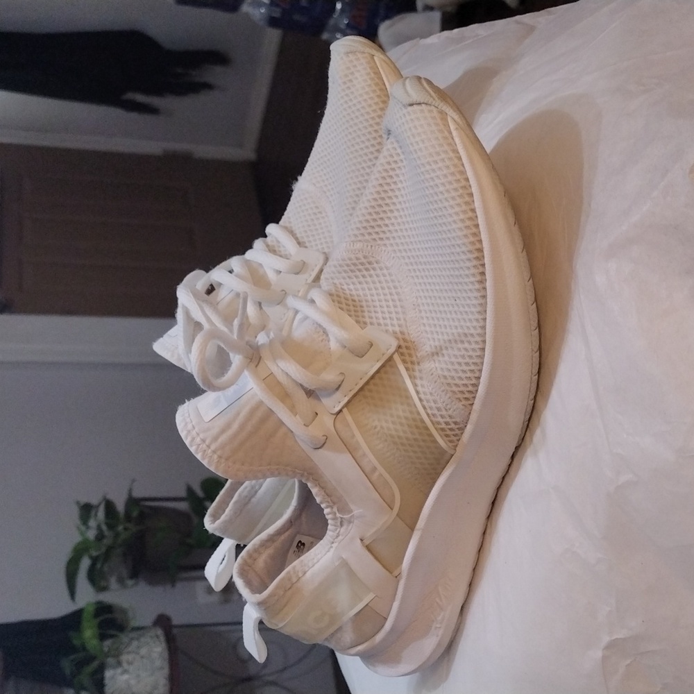 New Balance, women's size 8, white
